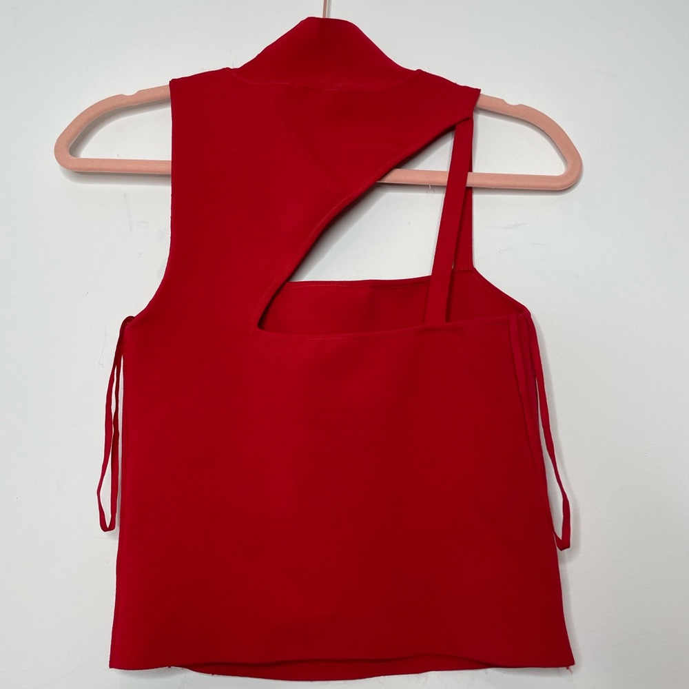 NWT Alice + Olivia Wynn Cutout red Asymmetric crop top size M